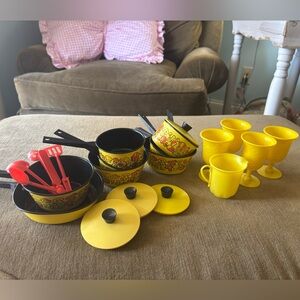 Chilton “Merry Mushroom” 22 piece toy kitchen set